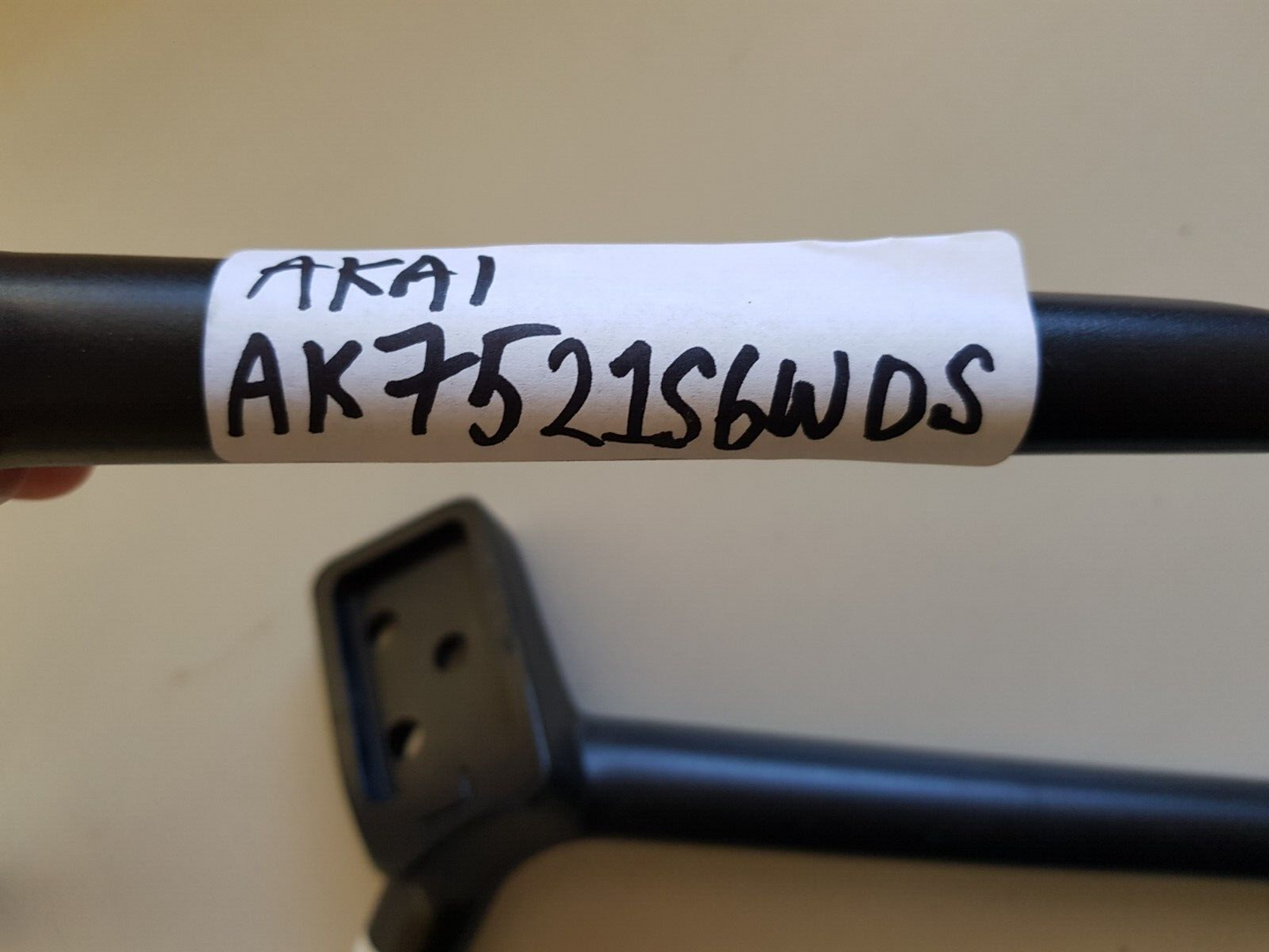 GENUINE AKAI AK7521S6WDOS L&R FEET & SCREWS