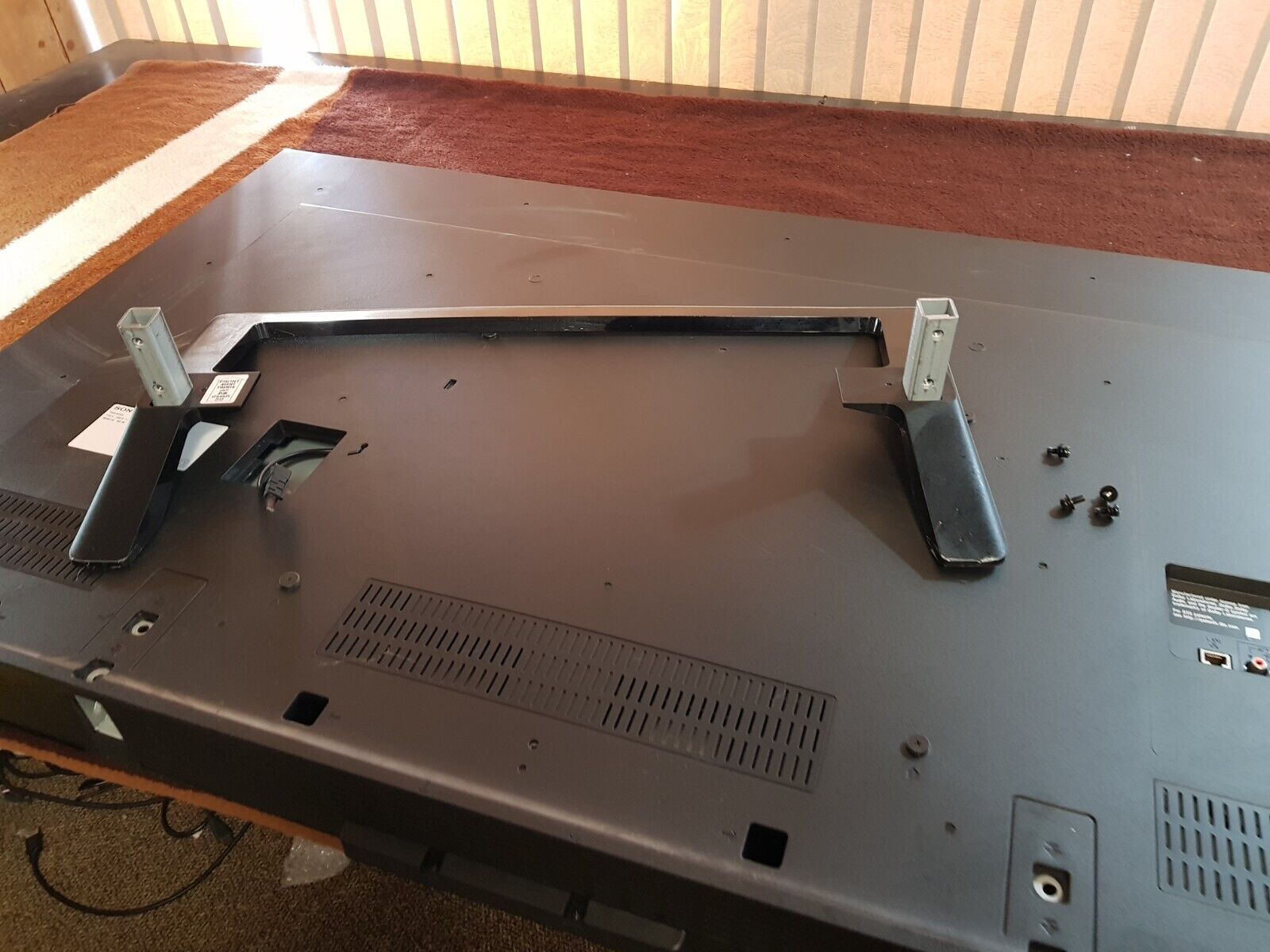 GENUINE SONY KD- 60X6700E STAND & SCREWS