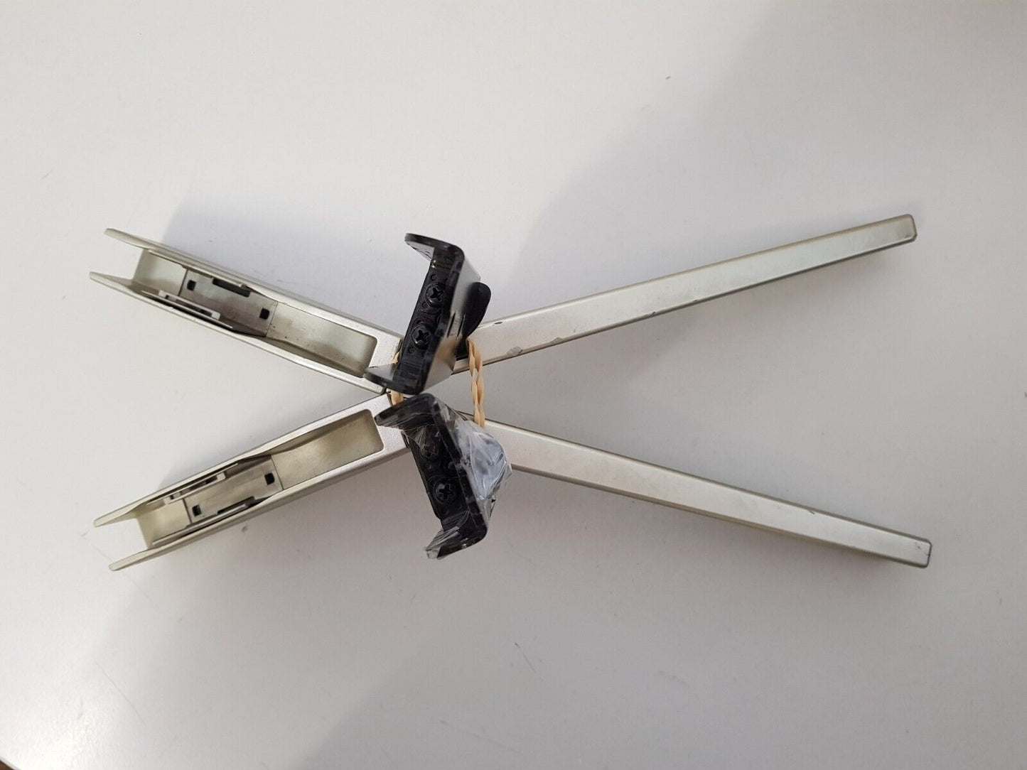 GENUINE SONY 55X8500F L&R FEET & SCREWS