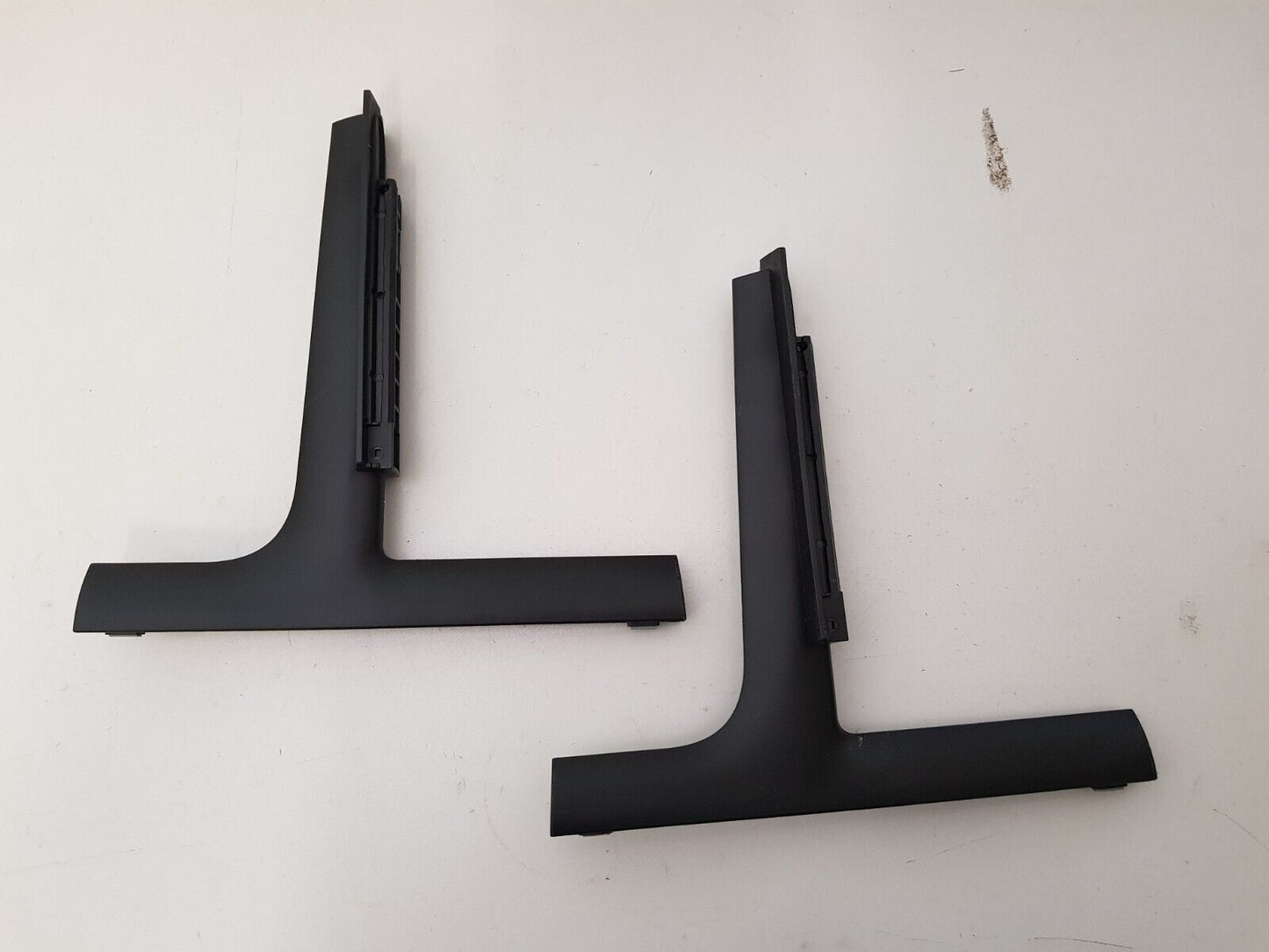 GENUINE SAMSUNG QA55LS03AAW L&R FEET BN63-19495X