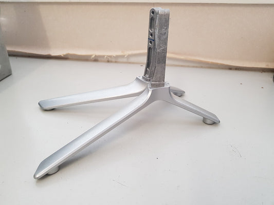 GENUINE JVC LT-65N785A L&R FEET & SCREWS