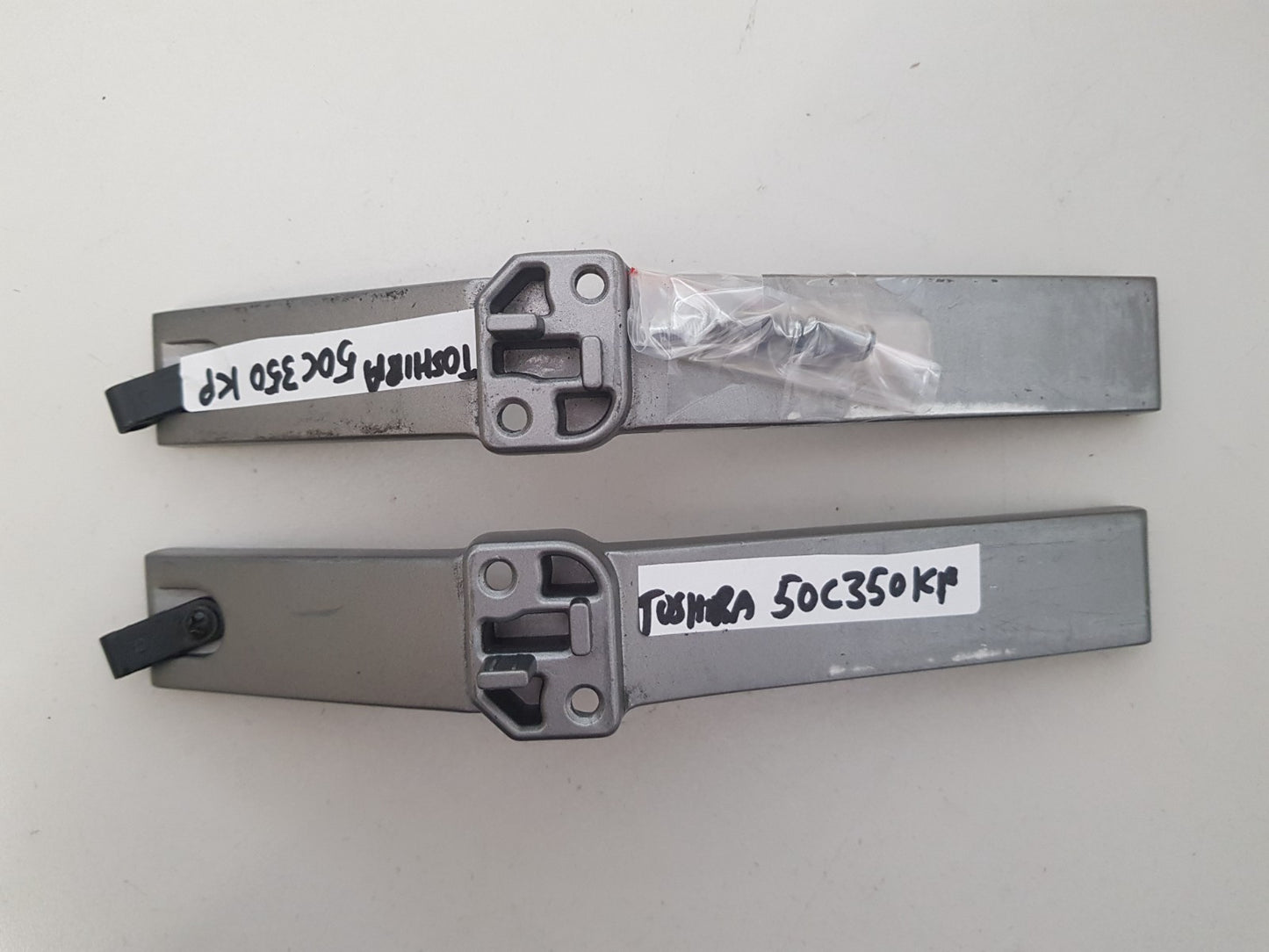 TOSHIBA 50C350KP L&R FEET & SCREWS