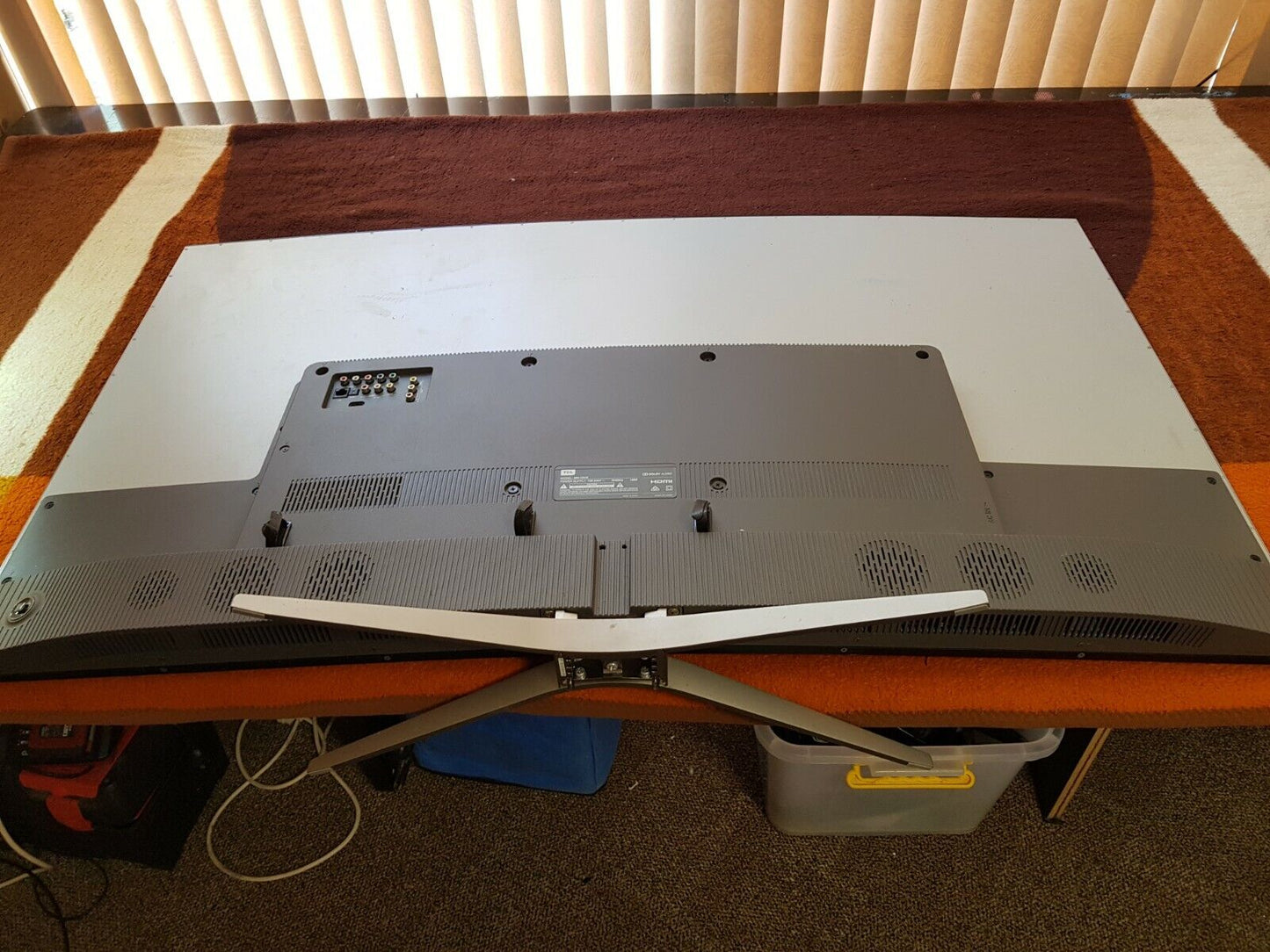 GENUINE TCL 55C1CUS STAND & SCREWS