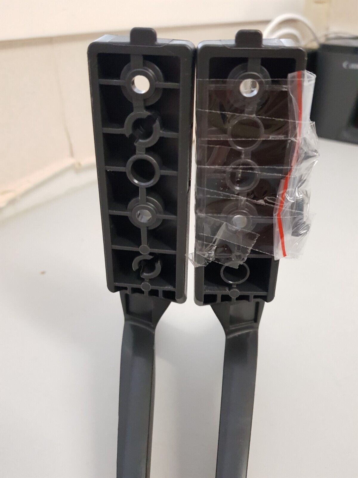 GENUINE LG 43UF680T L&R FEET & SCREWS