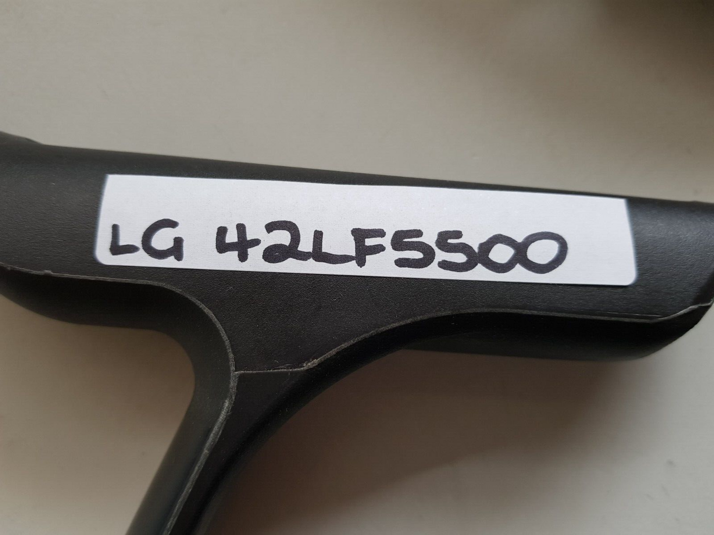 GENUINE LG 42LF5500 L&R FEET