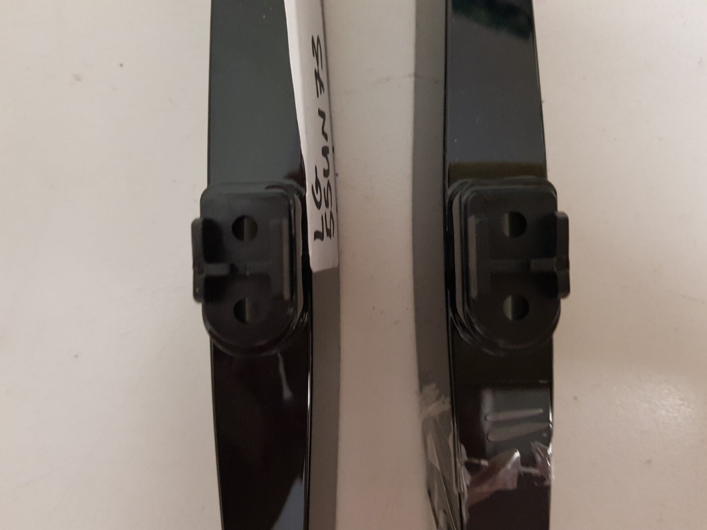 GENUINE LG 55UN73 L&R FEET & SCREWS