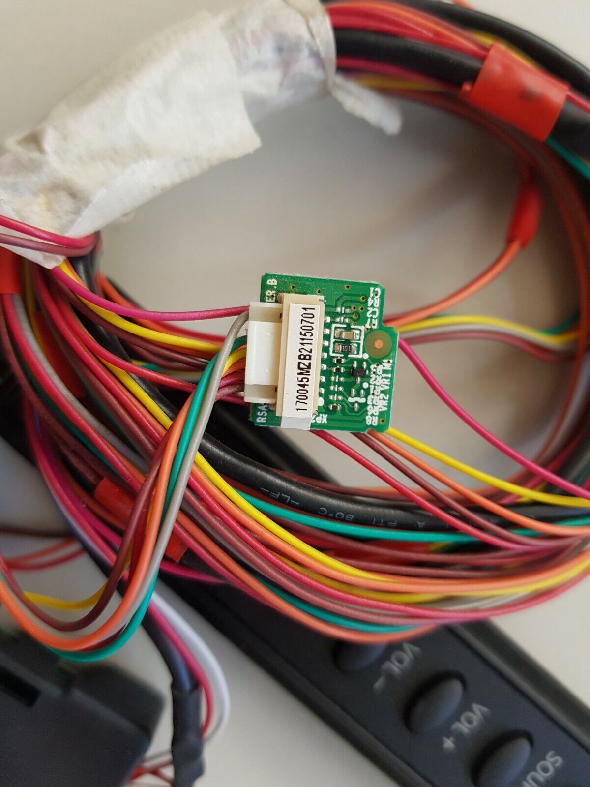 GENUINE HISENSE 60K390PAG ON/OFF BUTTONS, WIFI RF MODULE