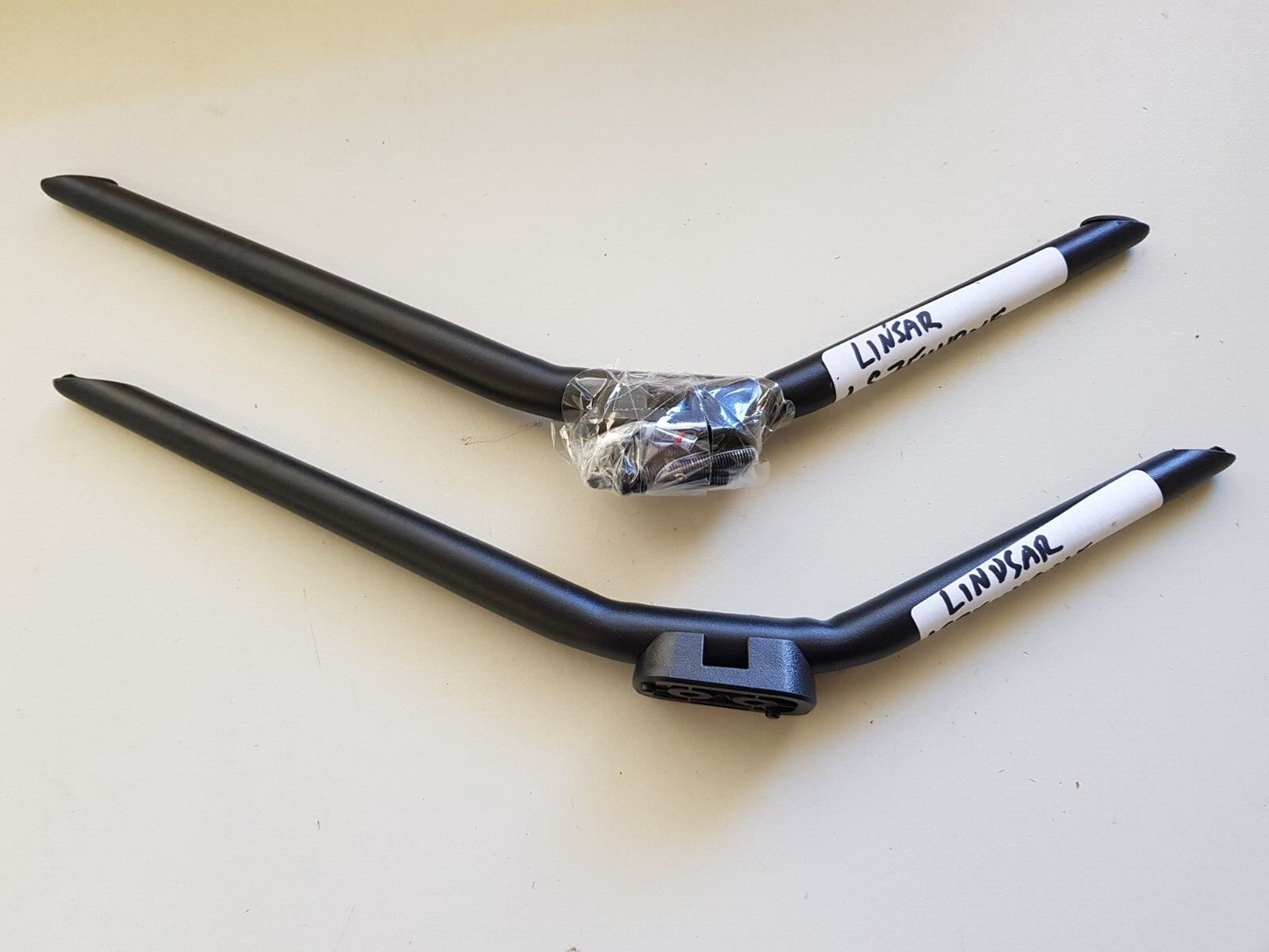 GENUINE LINDSAR 75UHDNF L&R FEET & SCREWS
