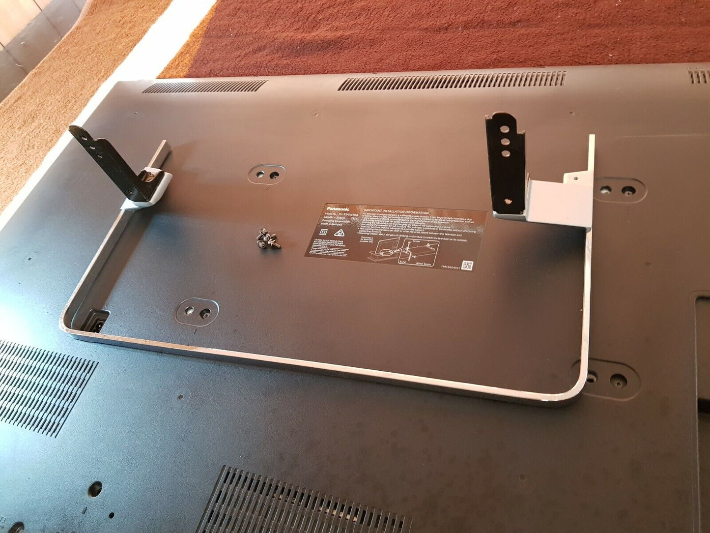 GENUINE PANASONIC TH-55AX670A STAND & SCREWS