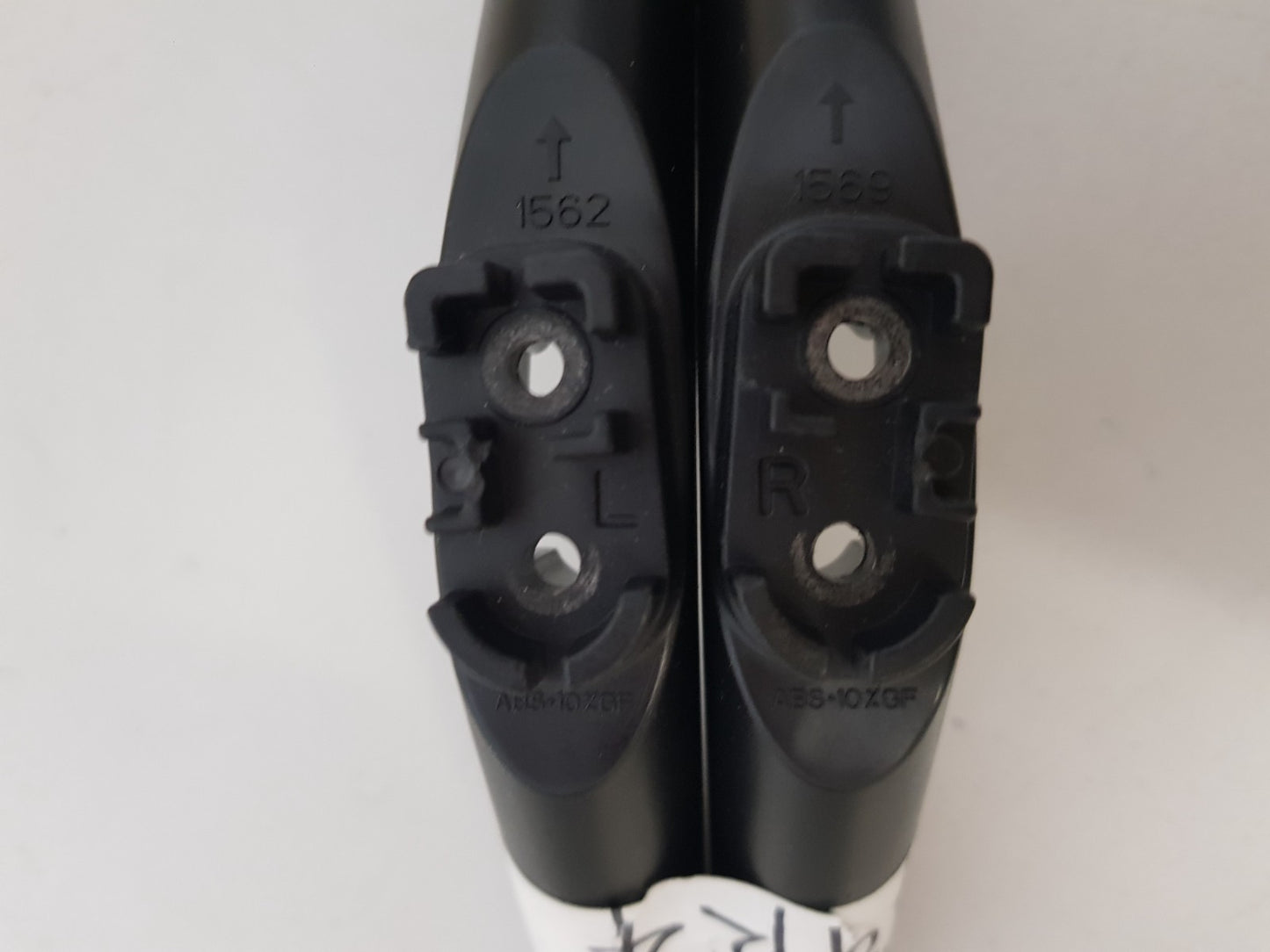 HISENSE 49R4 L&R FEET