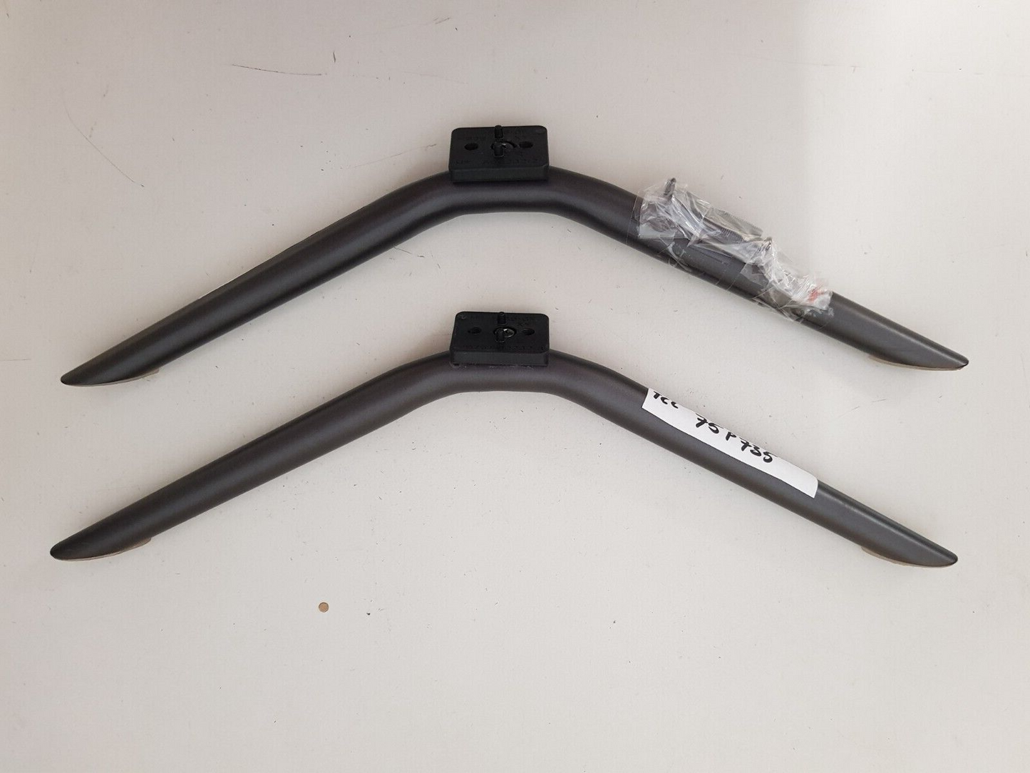 GENUINE TCL 75P735 L&R FEET & SCREWS
