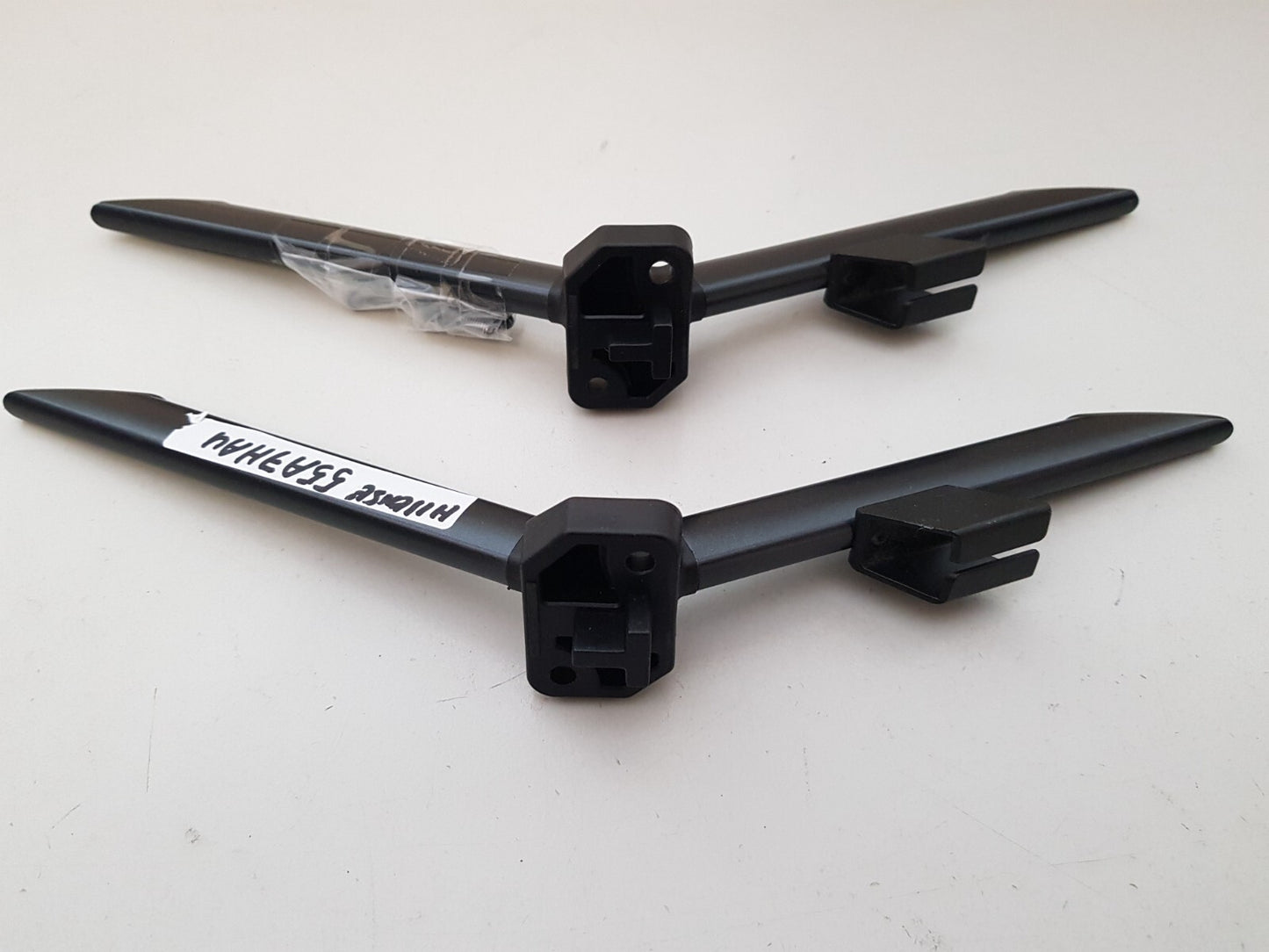 GENUINE HISENSE 55A7HAU L&R FEET & SCREWS
