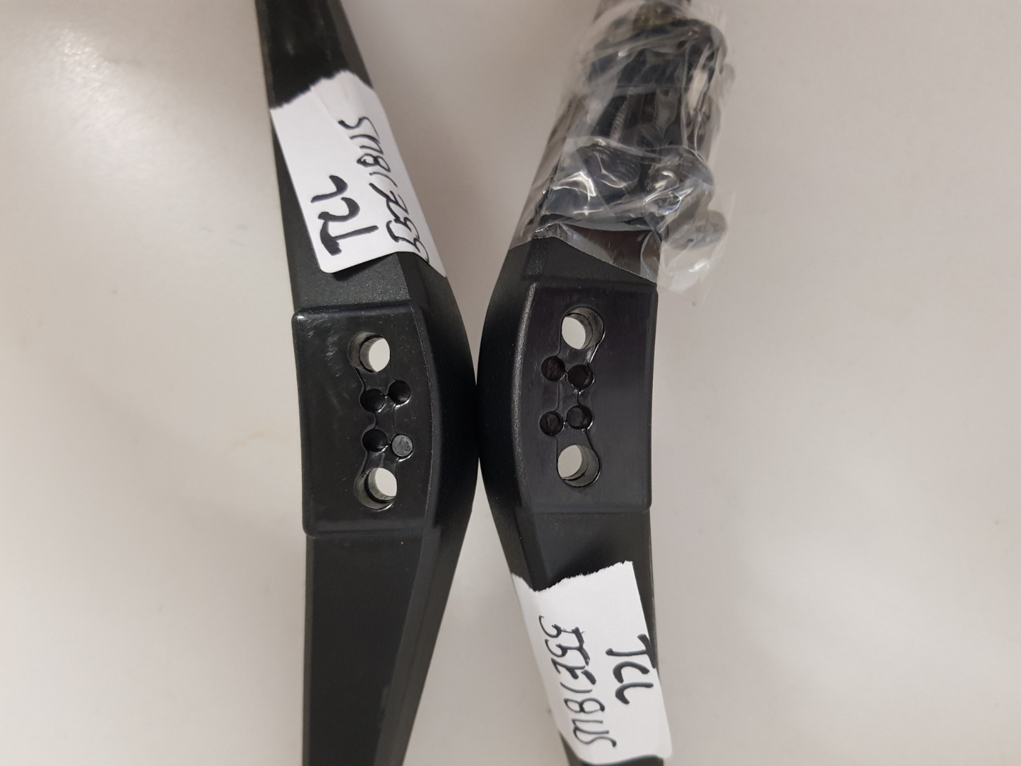 GENUINE TCL 55E18US L&R FEET & SCREWS