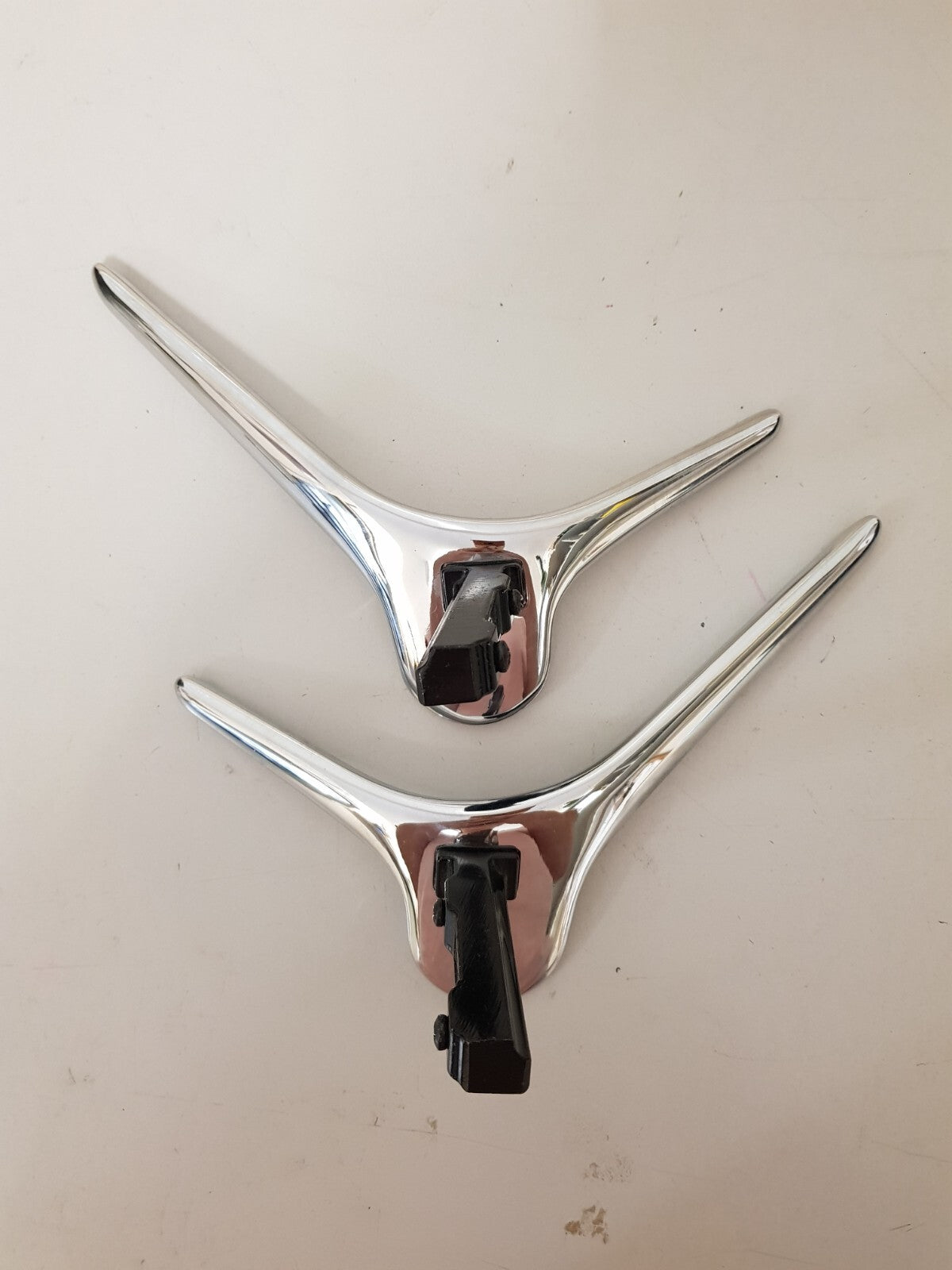 GENUINE HISENSE 55N7 L&R FEET