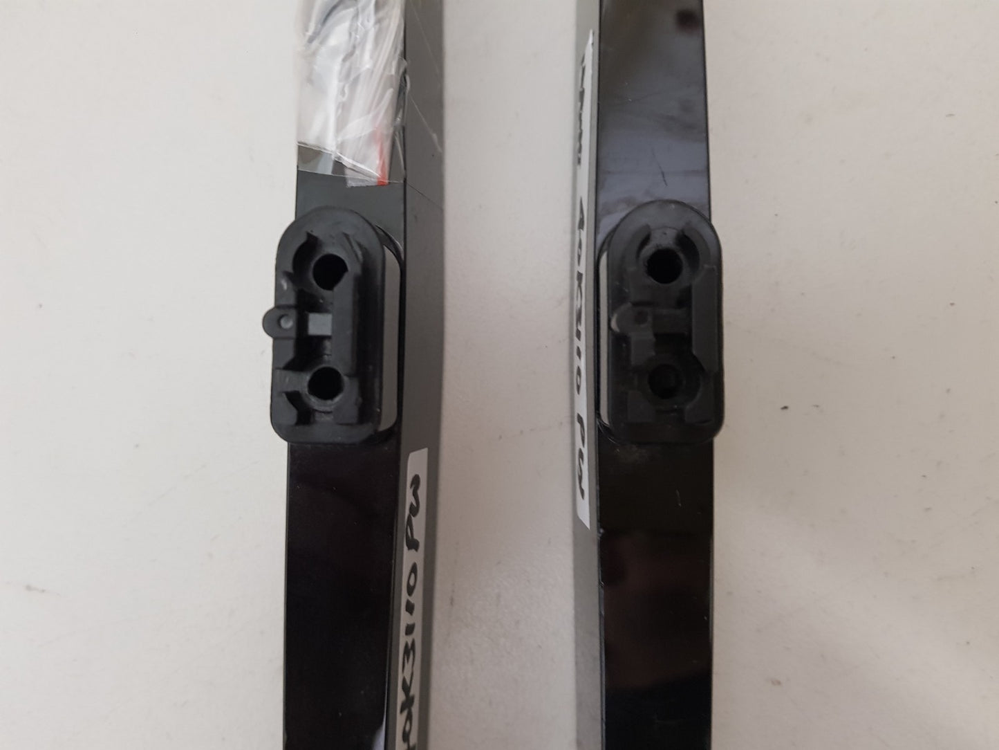 HISENSE 40K3110PW L&R FEET & SCREWS