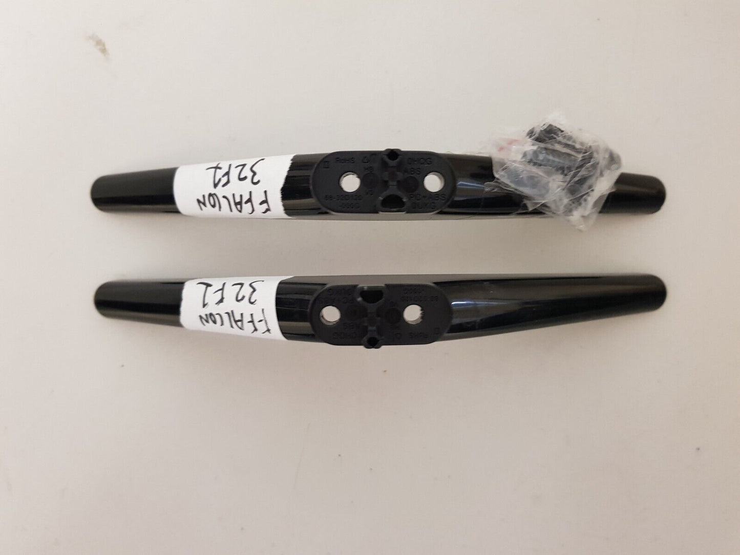GENUINE FFALCON 32F1 L&R FEET & SCREWS