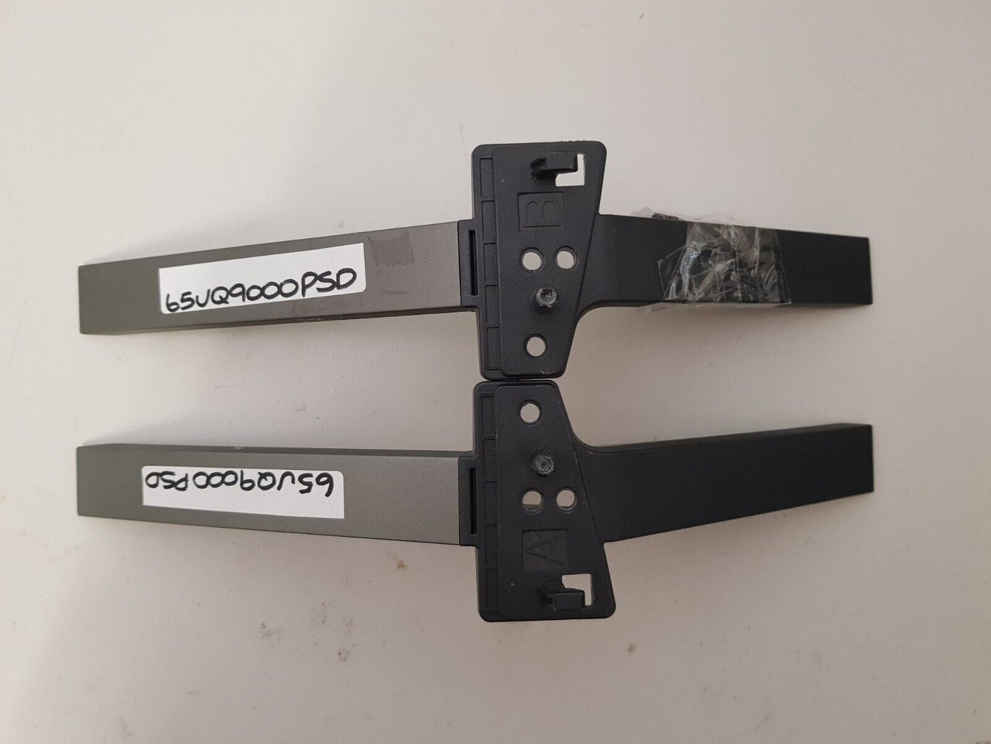 GENUINE LG 65UQ9000PSD L&R FEET & SCREWS