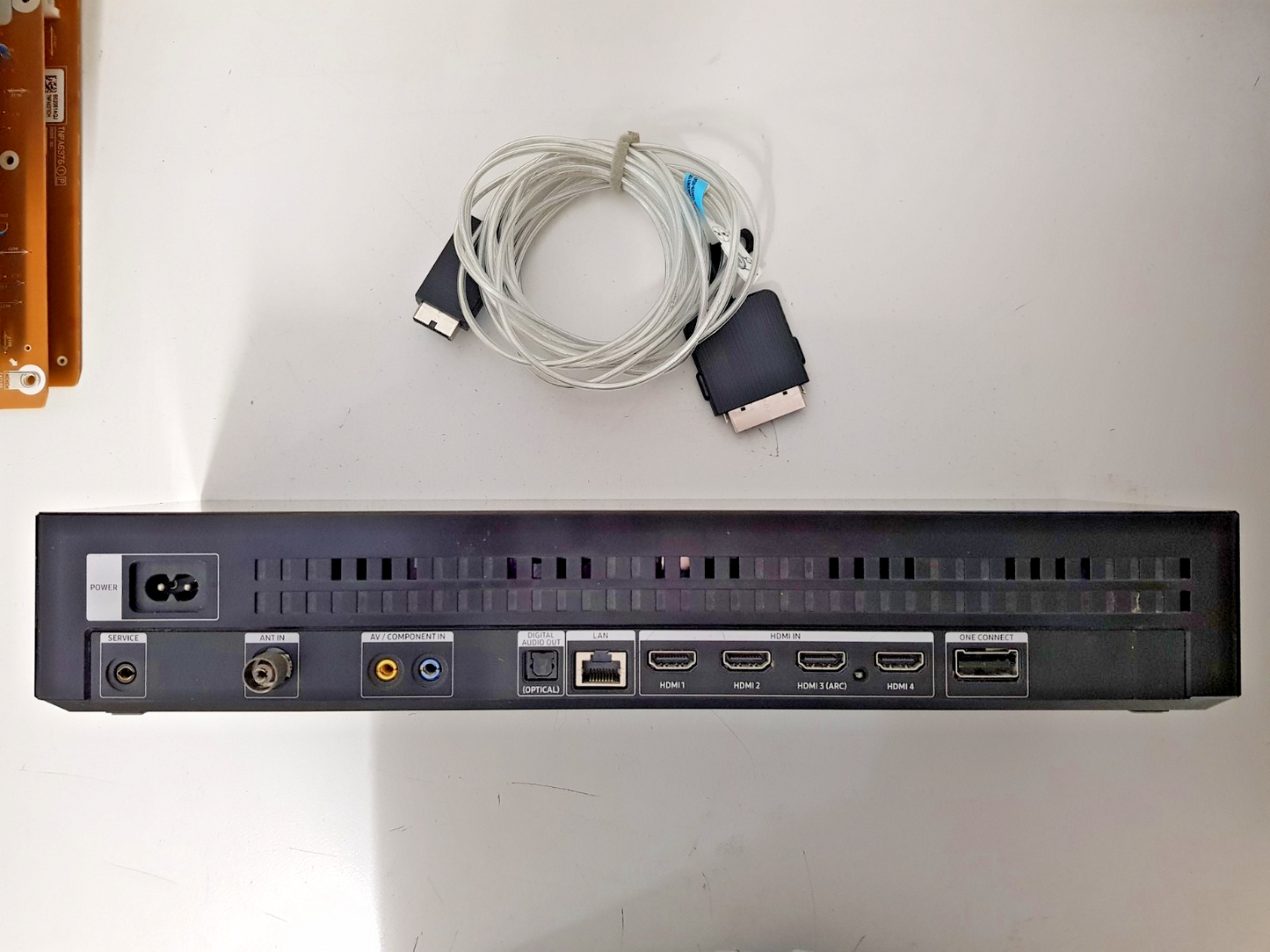 GENUINE SAMSUNG 55Q90 65Q85 65Q80 ONE CONNECT BOX & CABLE SOC1002RB