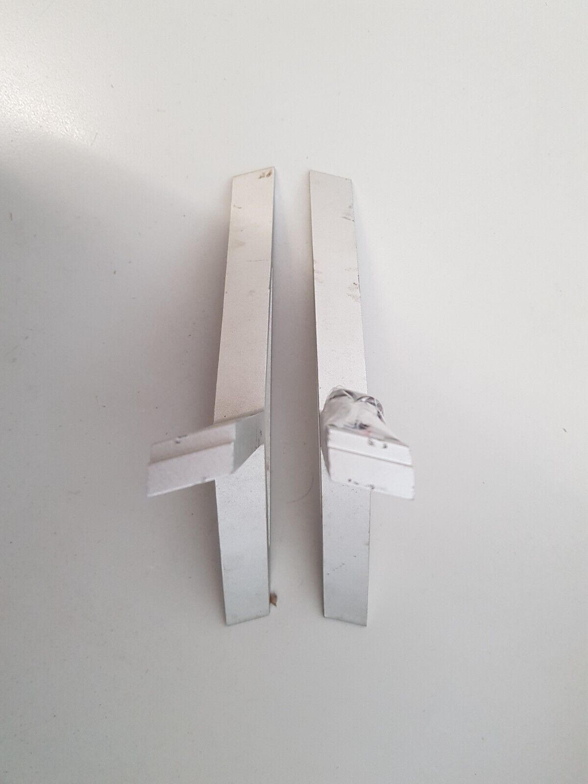 GENUINE TCL U50E5800FS L&R FEET & SCREWS