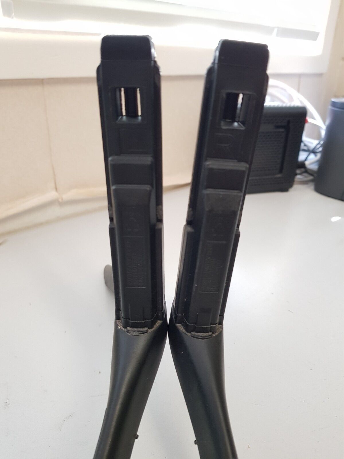 GENUINE SAMSUNG QA65Q60 L&R FEET BN63-18712X BN63-18711X