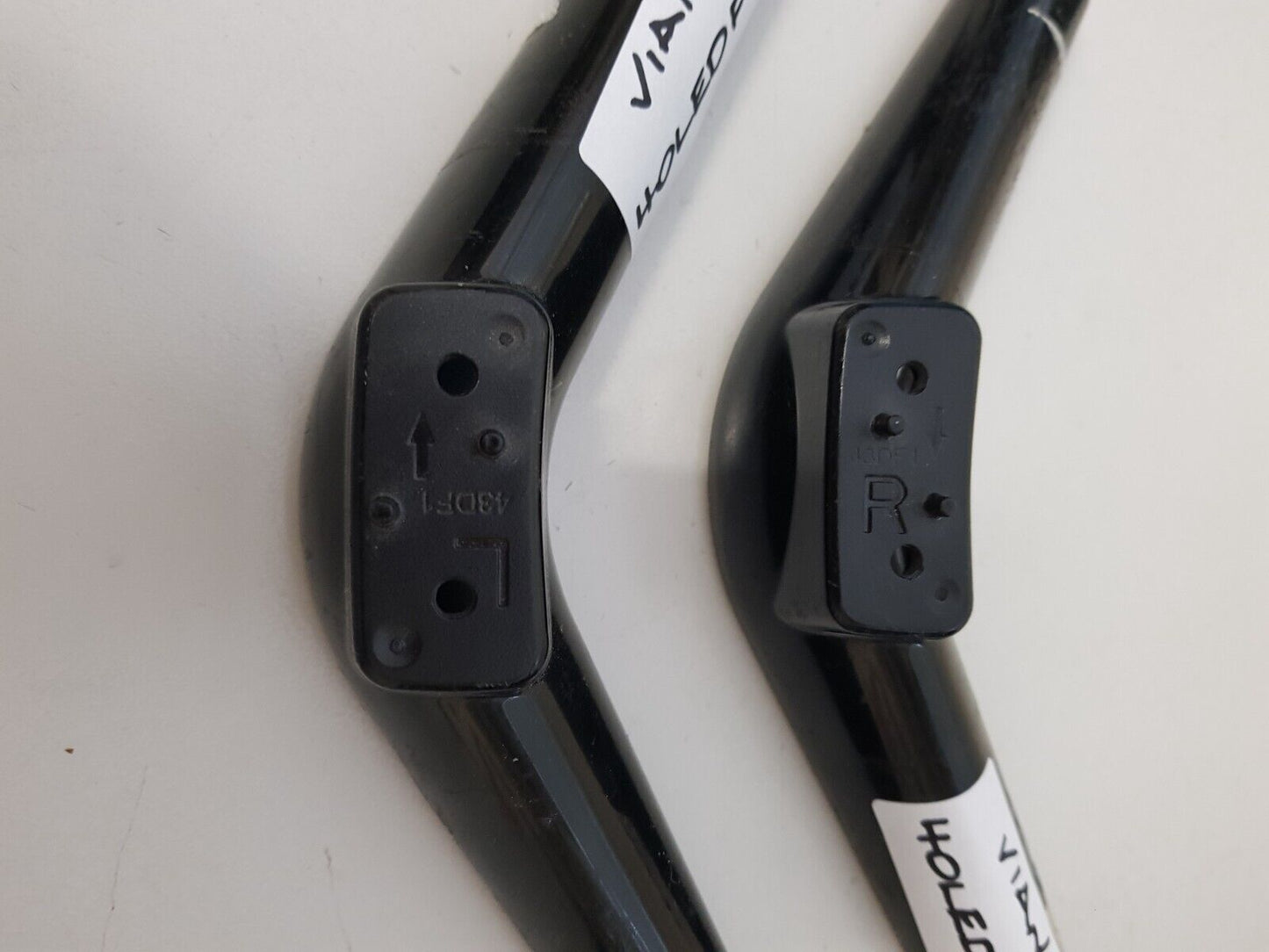 GENUINE VIANO 40LEDFHD L&R FEET