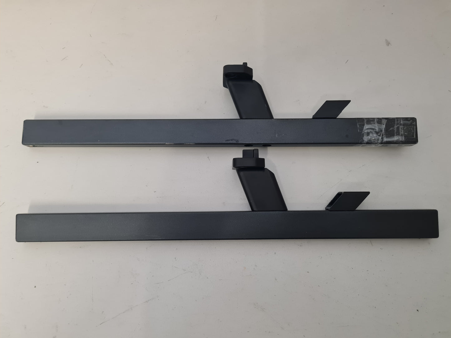 HISENSE 75A7KAU L&R FEET/STAND & SCREWS