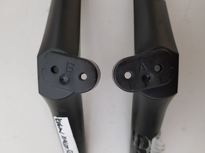KOGAN KALED50R94KA L&R FEET & SCREWS