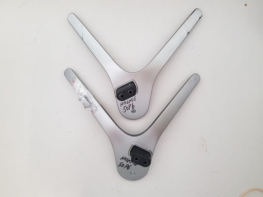 GENUINE HISENSE 50P6 L&R FEET & SCREWS