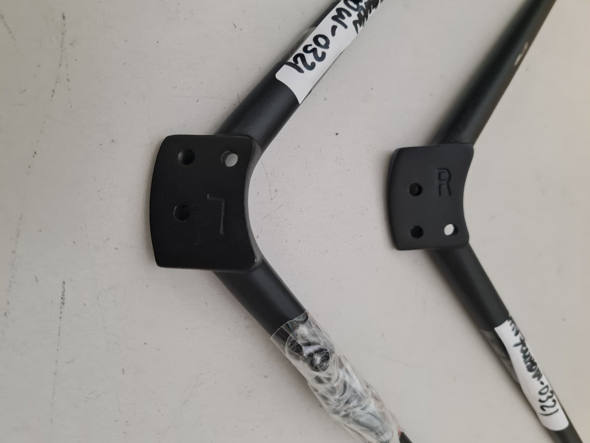 BAUHN ATV70UHDW-0321 L&R FEET & SCREWS
