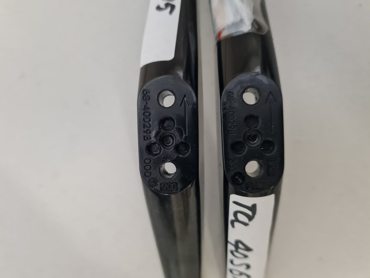 TCL 40S615 L&R FEET & SCREWS