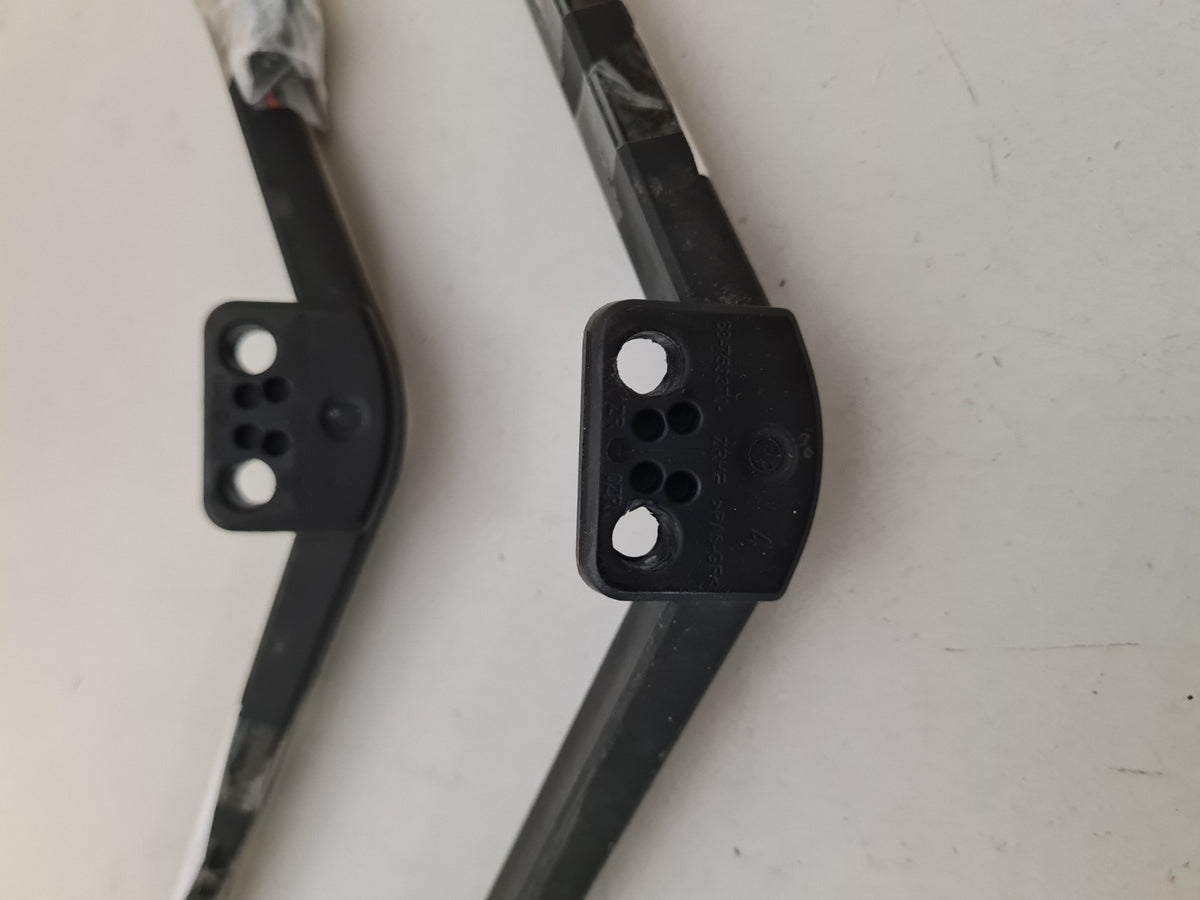 TCL 65P615 L&R FEET & SCREWS