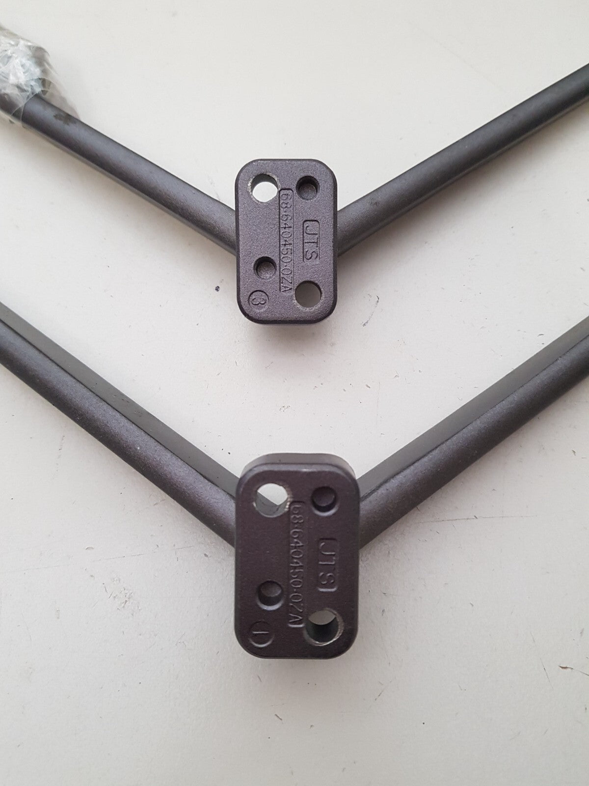 GENUINE TCL 65C715 L&R FEET & SCREWS