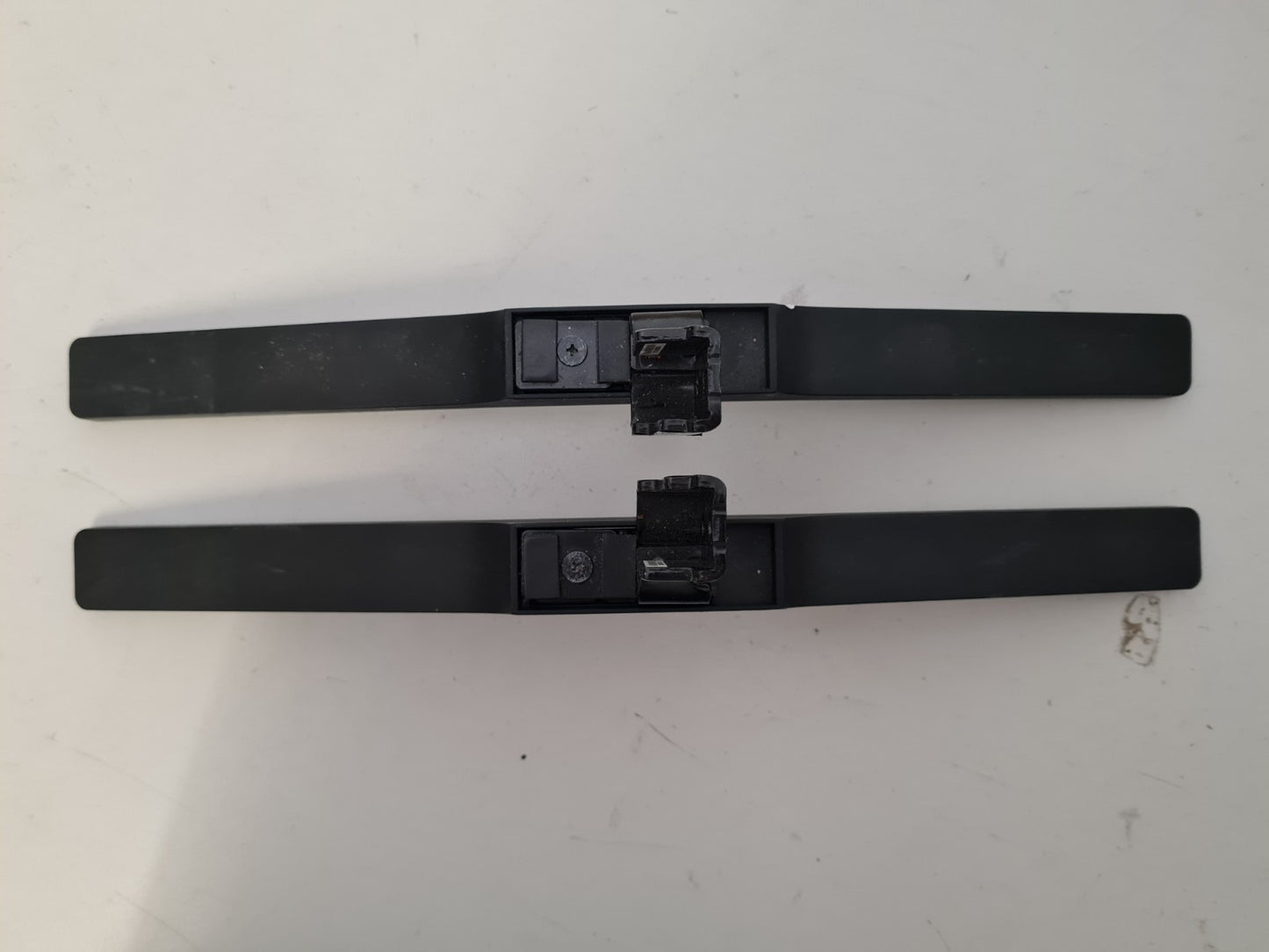 SONY KDL- 70W850B L&R FEET