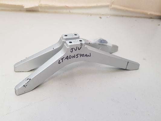 JVC LT-40N570AN L&R FEET & SCREWS