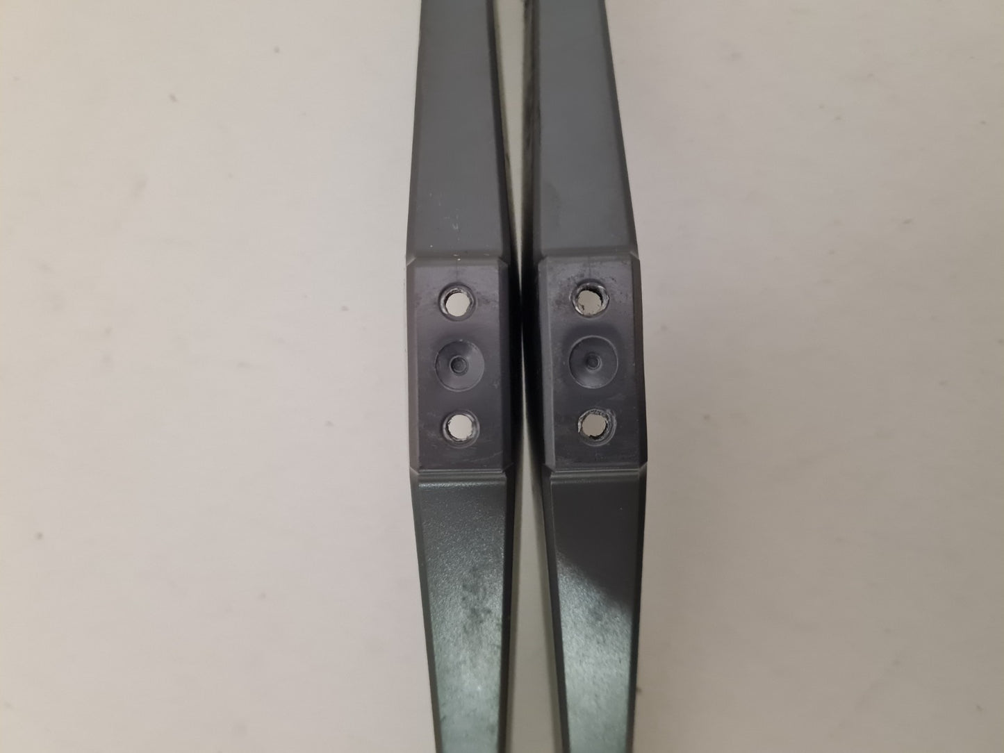 FFALCON FF75U64 L&R FEET & SCREWS