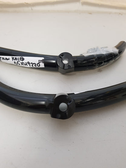 KOGAN KALED65XU9220STB L&R FEET & SCREWS