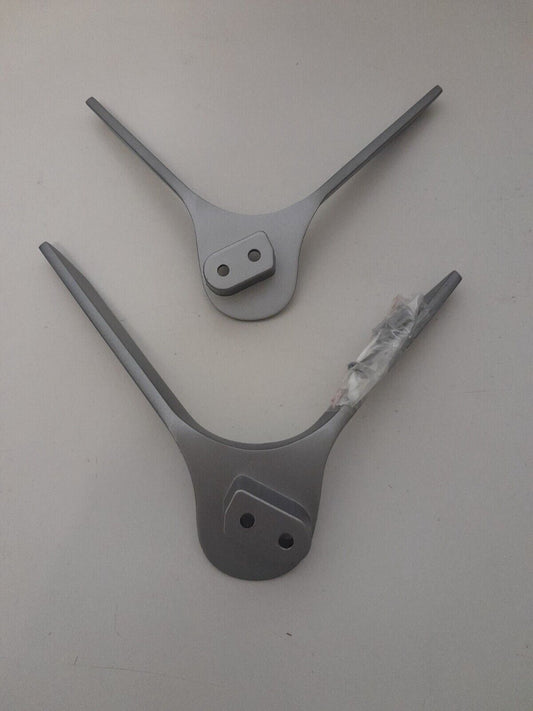 GENUINE HISENSE 43S8 L&R FEET & SCREWS