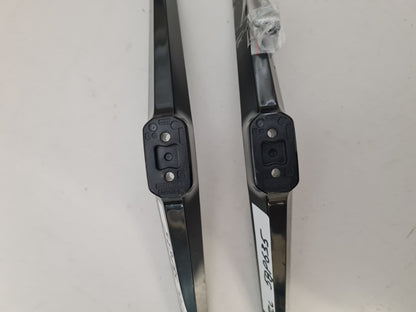 TCL 58P635 L&R FEET & SCREWS