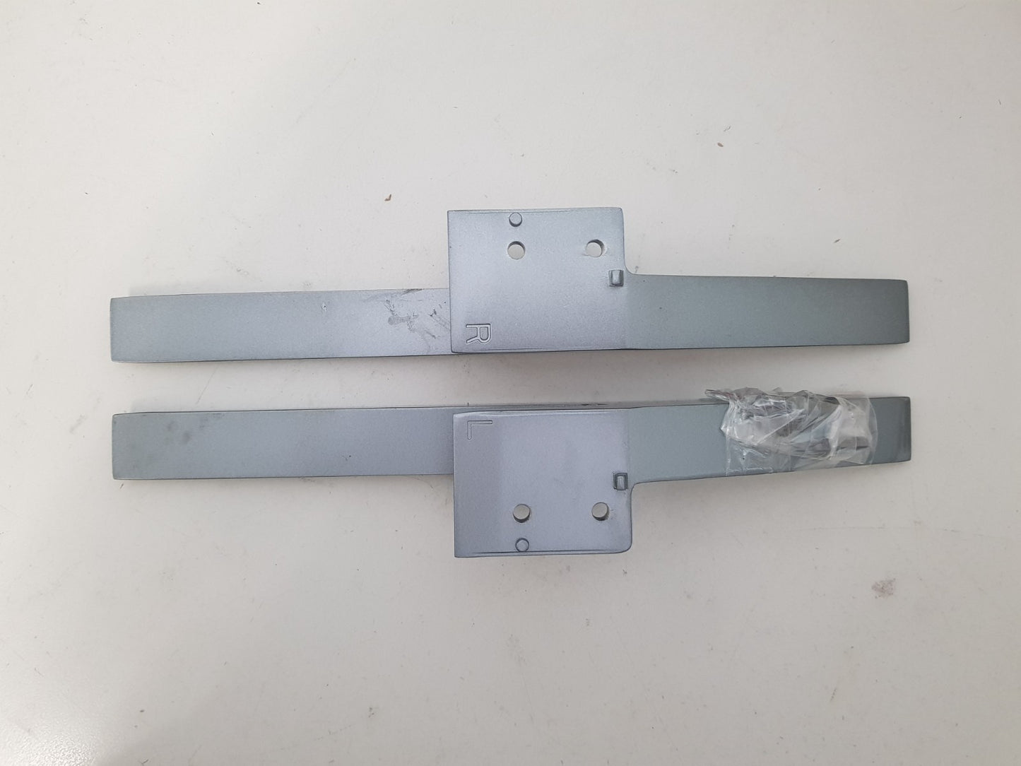 PHILIPS 65PUT6703/79 L&R FEET & SCREWS