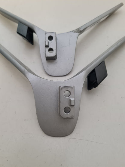 HISENSE 65S8 L&R FEET