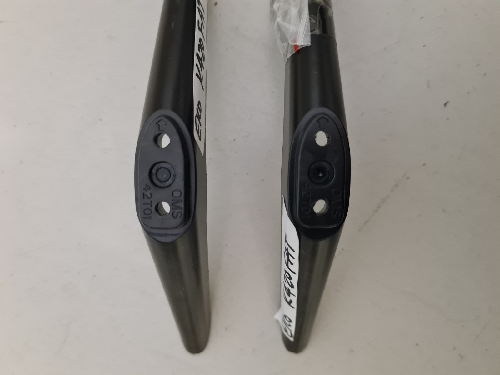 EKO K420FAT L&R FEET & SCREWS