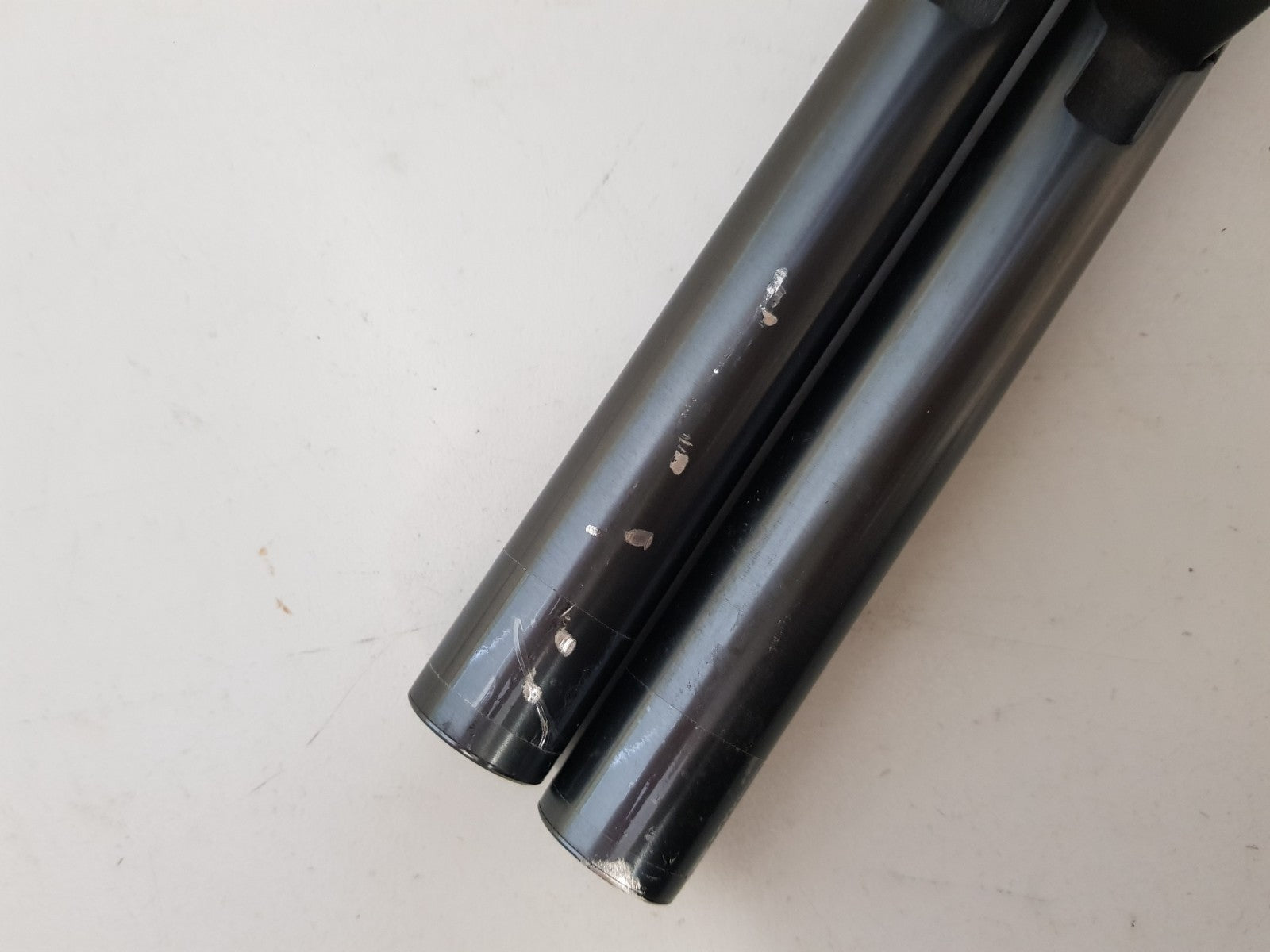 SAMSUNG QA65Q9FAM L&R FEET & SCREWS