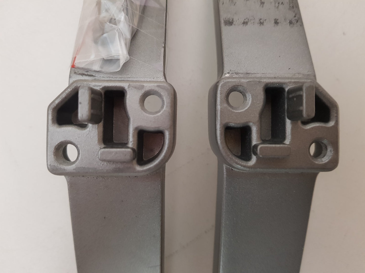 TOSHIBA 55C350KP L&R FEET & SCREWS