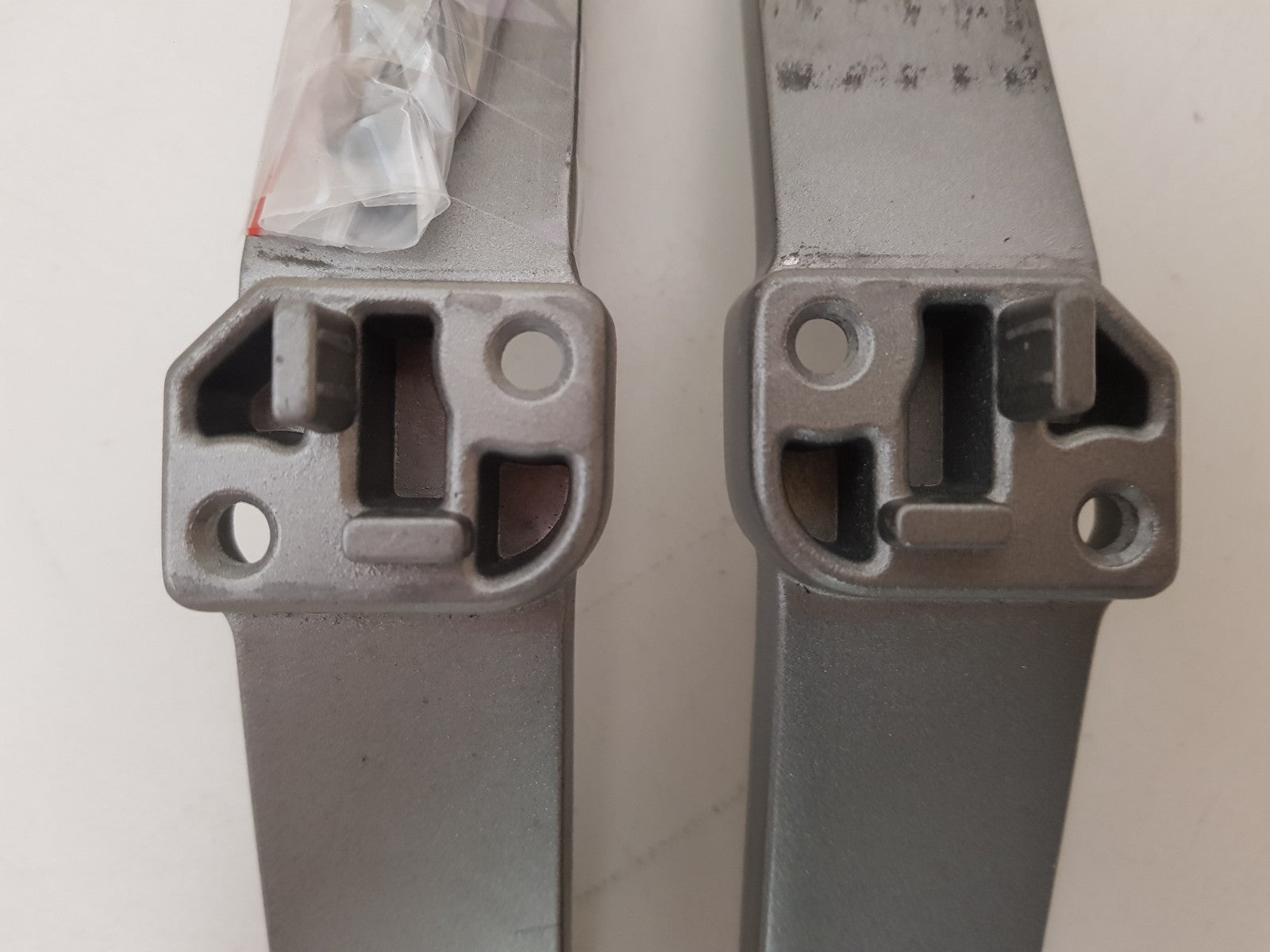 TOSHIBA 55C350KP L&R FEET & SCREWS