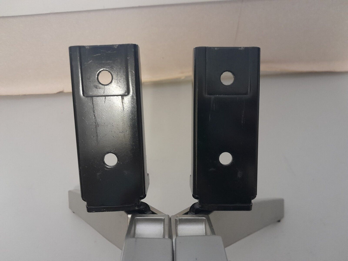 SONY 75X7800F L&R FEET/STAND & SCREWS.