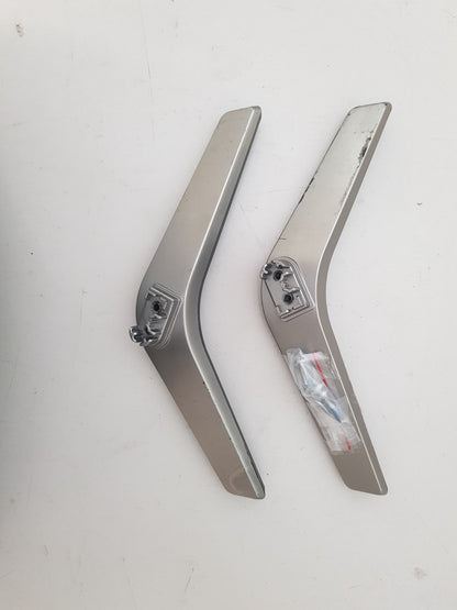HISENSE 55K300UW L&R FEET & SCREWS