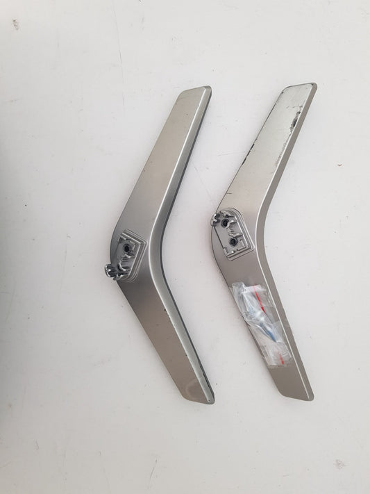 HISENSE 55K300UW L&R FEET & SCREWS