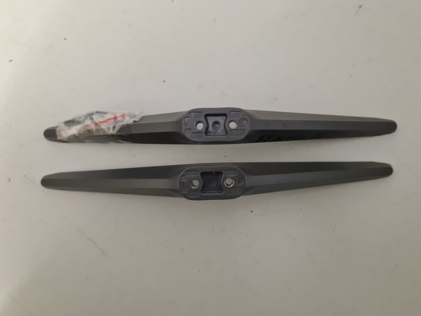 GENUINE FFALCON FF55U65 L&R FEET & SCREWS