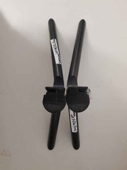 SAMSUNG UA75RU7100 L&R FEET & SCREWS