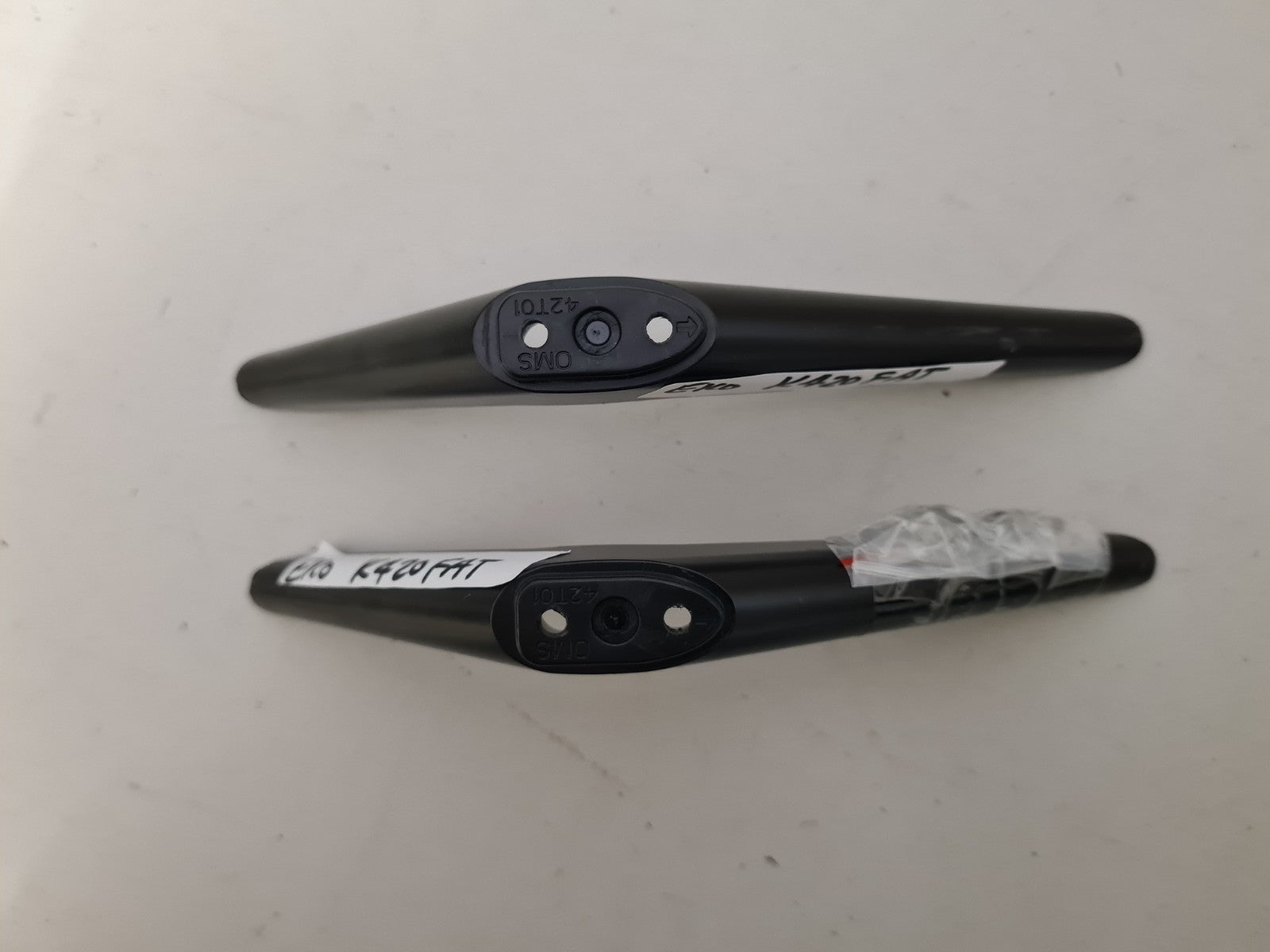 EKO K420FAT L&R FEET & SCREWS
